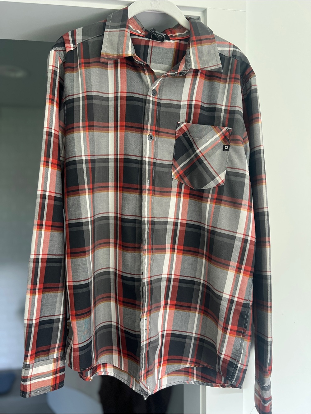 Marmot Men's Plaid Button-Up Shirt in Black, Gray & Red Long Sleeve Medium